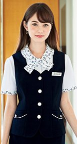 16580 en joie(アンジョア) シルバーのパイピングと印象的な白いボタンが清涼感あるニット素材のベスト リバティプリント 93-16580