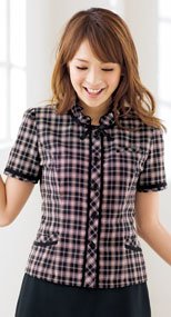 26310 en joie(アンジョア) 首元がフリルで大人可愛いチェック柄のオーバーブラウス 93-26310