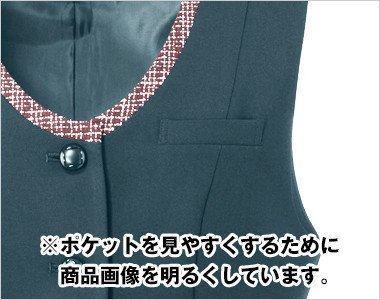 ペンなどが収納できる左胸ポケット