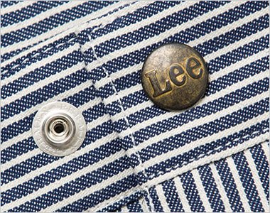 Leeロゴ入りのオリジナルボタン