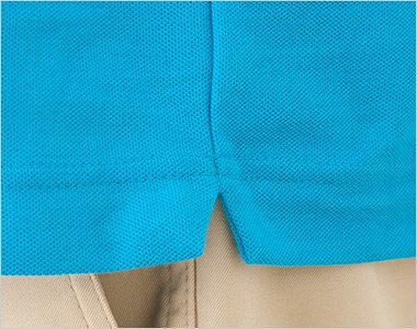 左右の裾脇 スリット入り