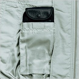 左内側 バッテリー専用ポケット
