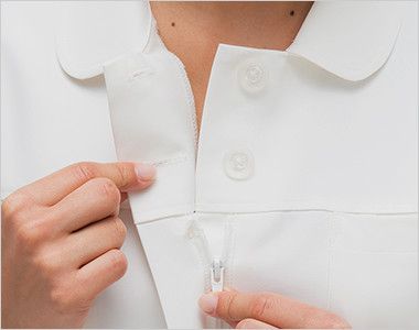 CF4802 ナガイレーベン(nagaileben) クレールローベ チュニック(女性用) 襟の内側はボタンとファスナー